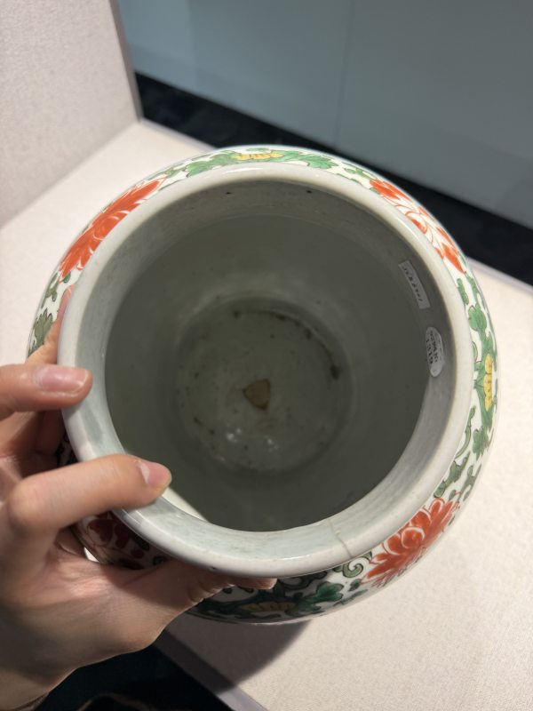清早期 五彩开光花卉纹罐 - 图7
