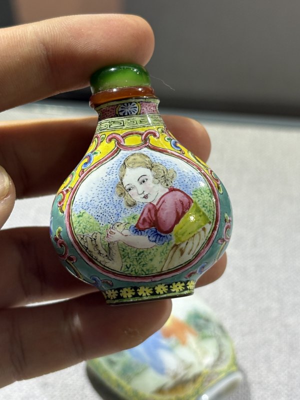 当代 铜胎、料胎珐琅彩鼻烟壶一组五件 - 图9