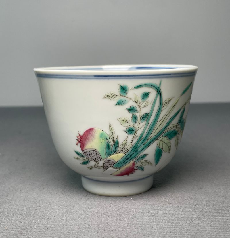 清宣统 “江西瓷业公司”青花粉彩瓜果纹杯 - 图3
