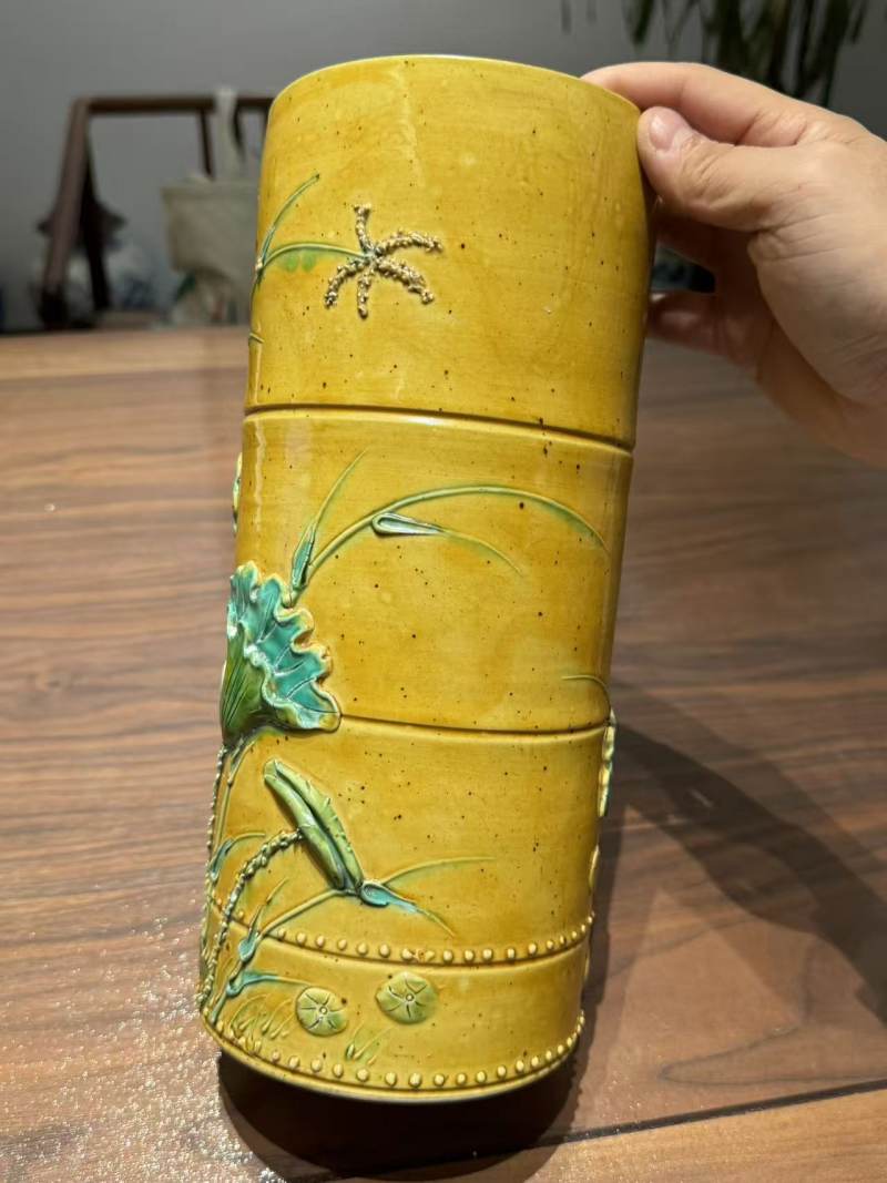 清道光 黄釉雕瓷一路连科帽桶 - 图7