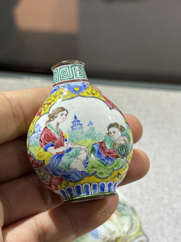 当代 铜胎、料胎珐琅彩鼻烟壶一组五件 - 图11