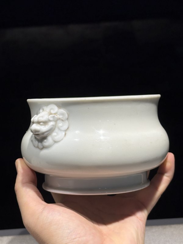 17世纪 德化白釉狮耳炉 - 图3