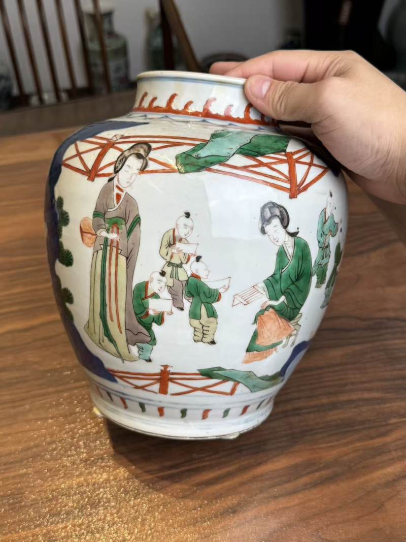 清晚期 五彩四妃十六子罐 - 图2