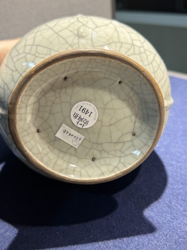 现代 粉彩牡丹花卉纹盘、墨地绿青龙纹盘 - 图10
