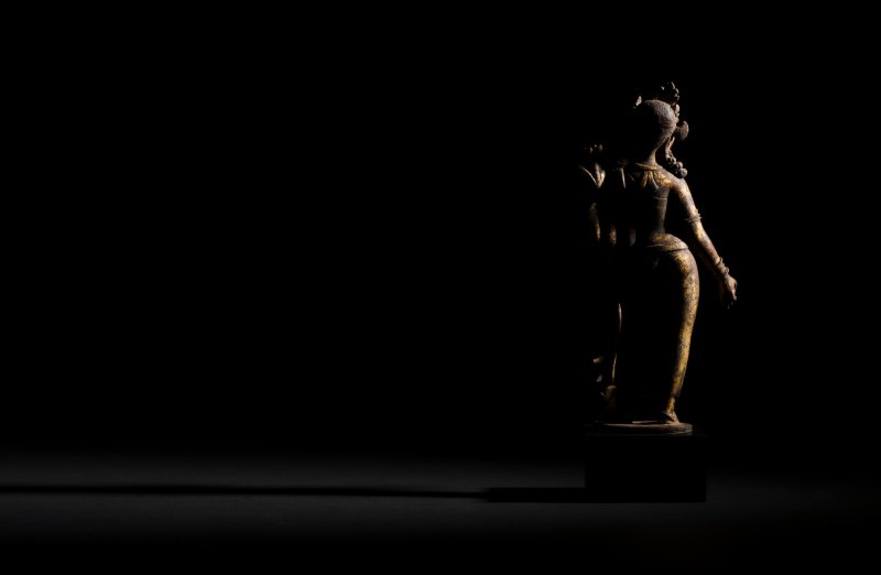 An exceptional gilt-copper figure of Tara, Nepal, 13th century | 十三世紀　尼泊爾　銅鎏金度母立像 - 图20