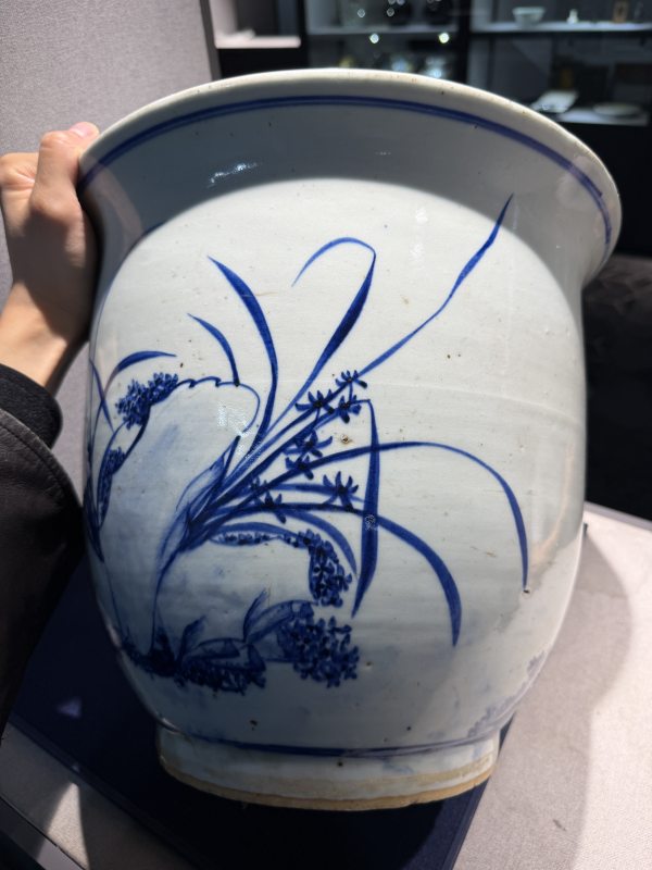 清代 青花双免芭蕉图大花盆 - 图11