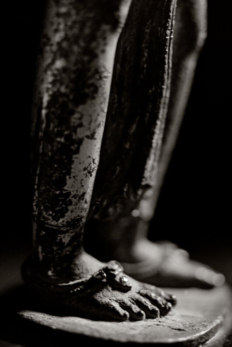 An exceptional gilt-copper figure of Tara, Nepal, 13th century | 十三世紀　尼泊爾　銅鎏金度母立像 - 图4