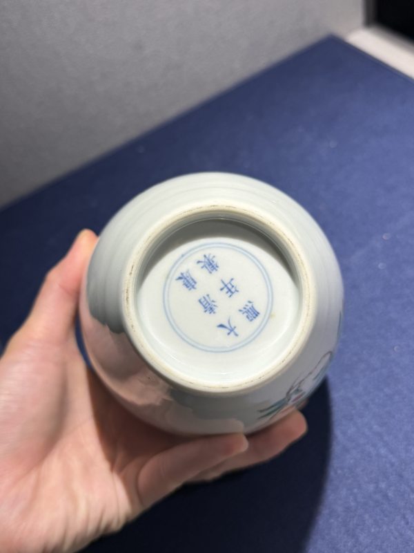 现代 五彩折枝瑞果花蝶尊 - 图6