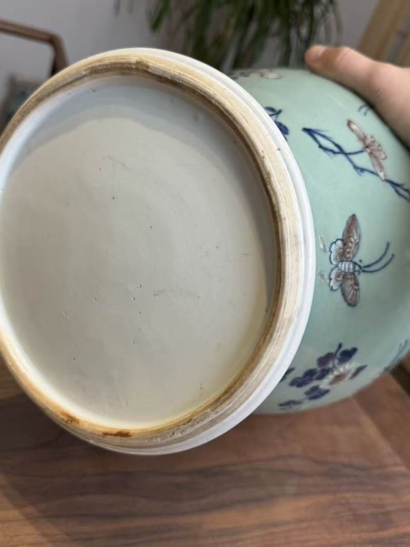 清乾隆 青花釉里红蝶恋花将军罐 - 图9