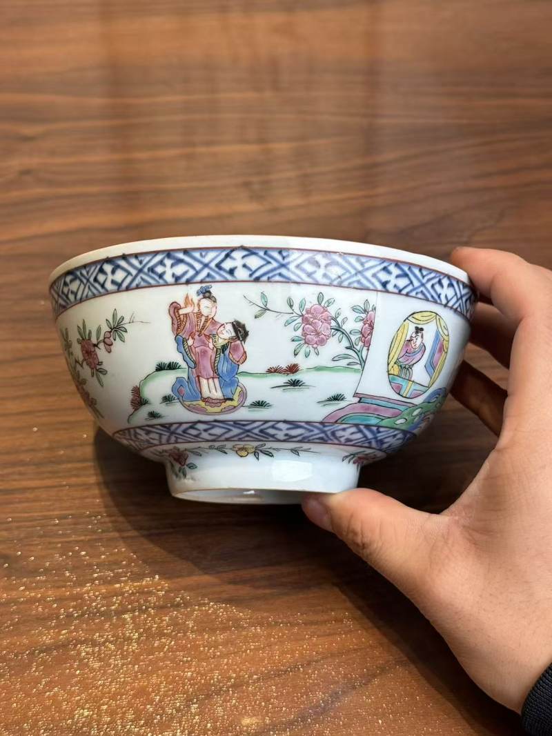 清乾隆 粉彩暗春宫人物碗 - 图4