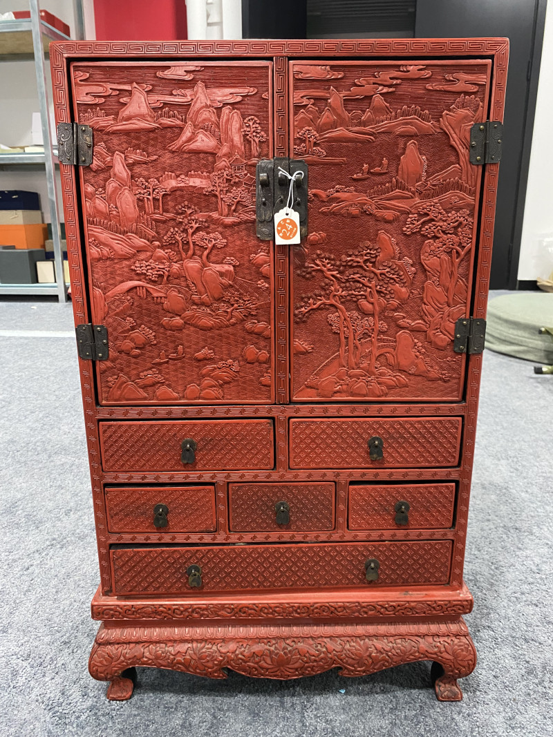 清 剔红山水人物图柜 - 图17