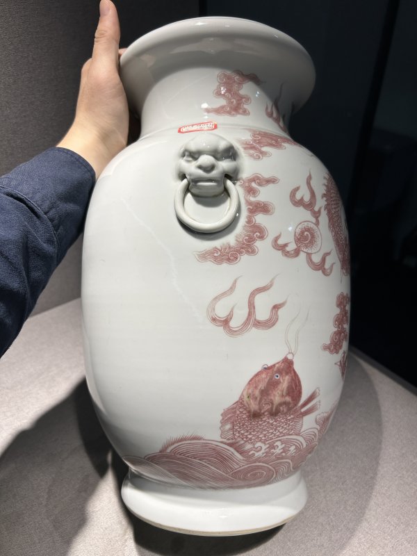 清晚期 釉里红云龙纹铺首尊 - 图5