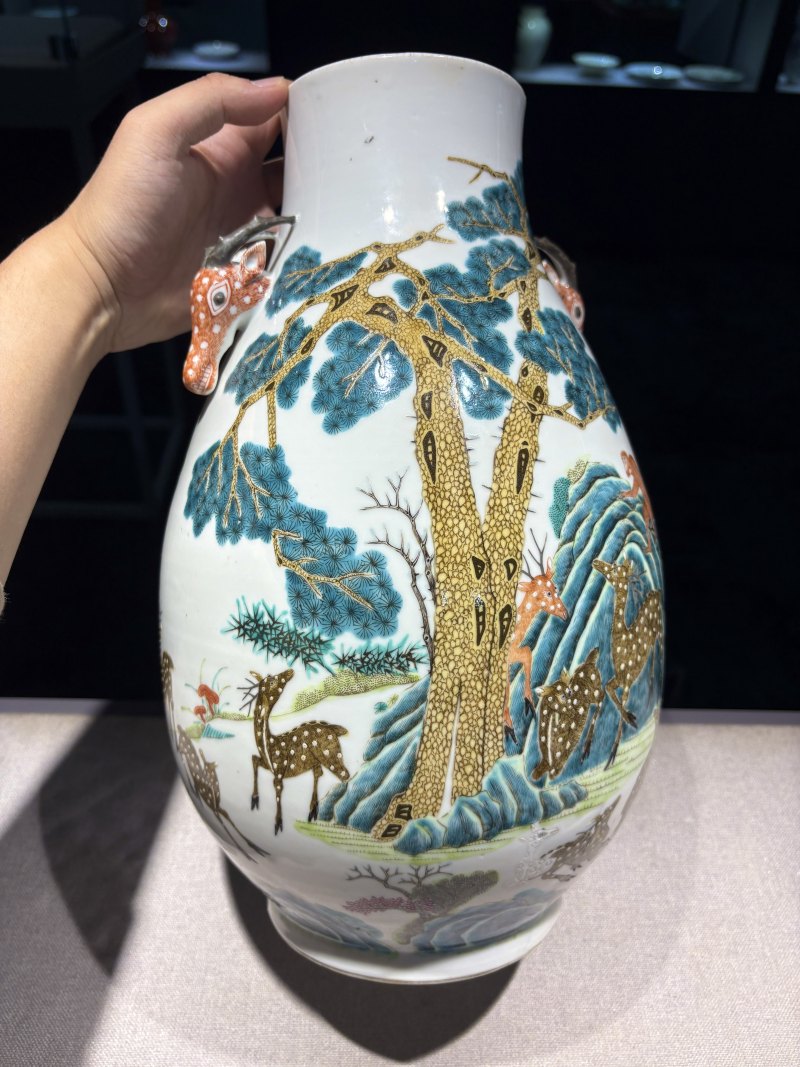 清光绪 粉彩小鹿头尊 - 图11