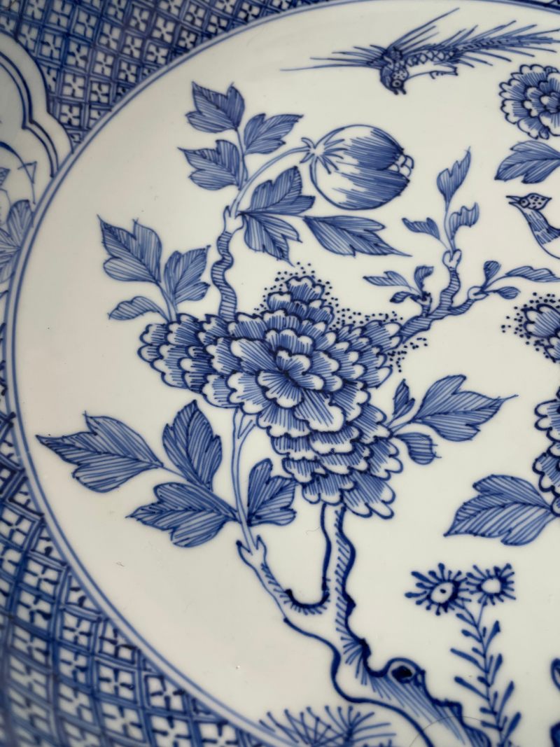 清乾隆  青花花卉纹大盘 - 图6
