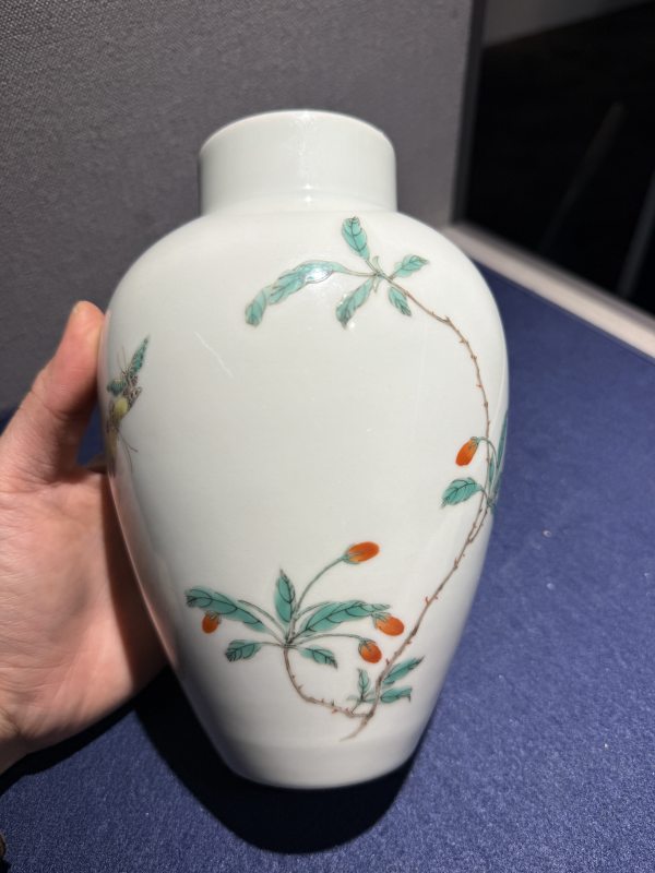 现代 五彩折枝瑞果花蝶尊 - 图7