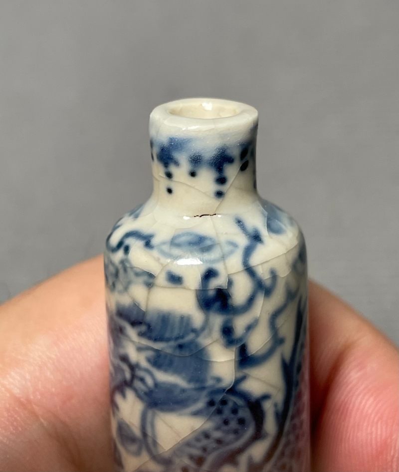 清晚期 浆胎青花龙纹鼻烟壶 - 图19