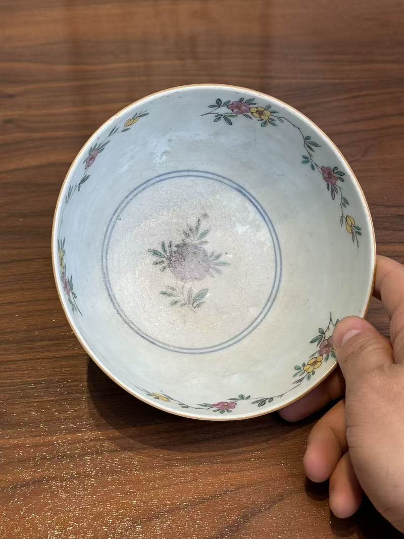 清乾隆 粉彩暗春宫人物碗 - 图7
