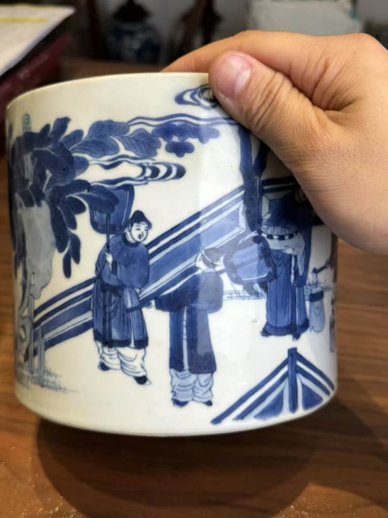 清康熙 青花翻羹不恚故事笔筒 - 图6