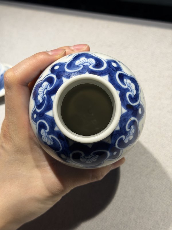 清 粉彩及青花杯、盘瓶一组十二件 - 图18