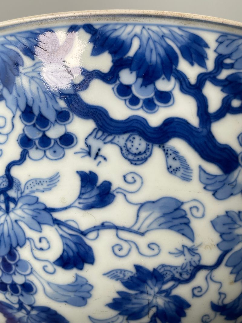 清康熙 青花松鼠葡萄纹碗 - 图12