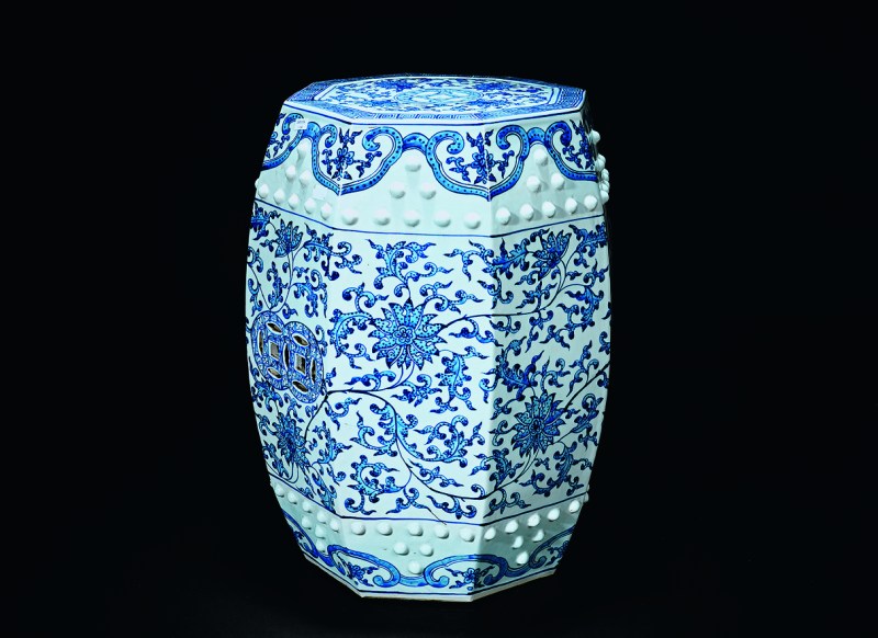 清 青花缠枝莲纹绣墩 - 图1