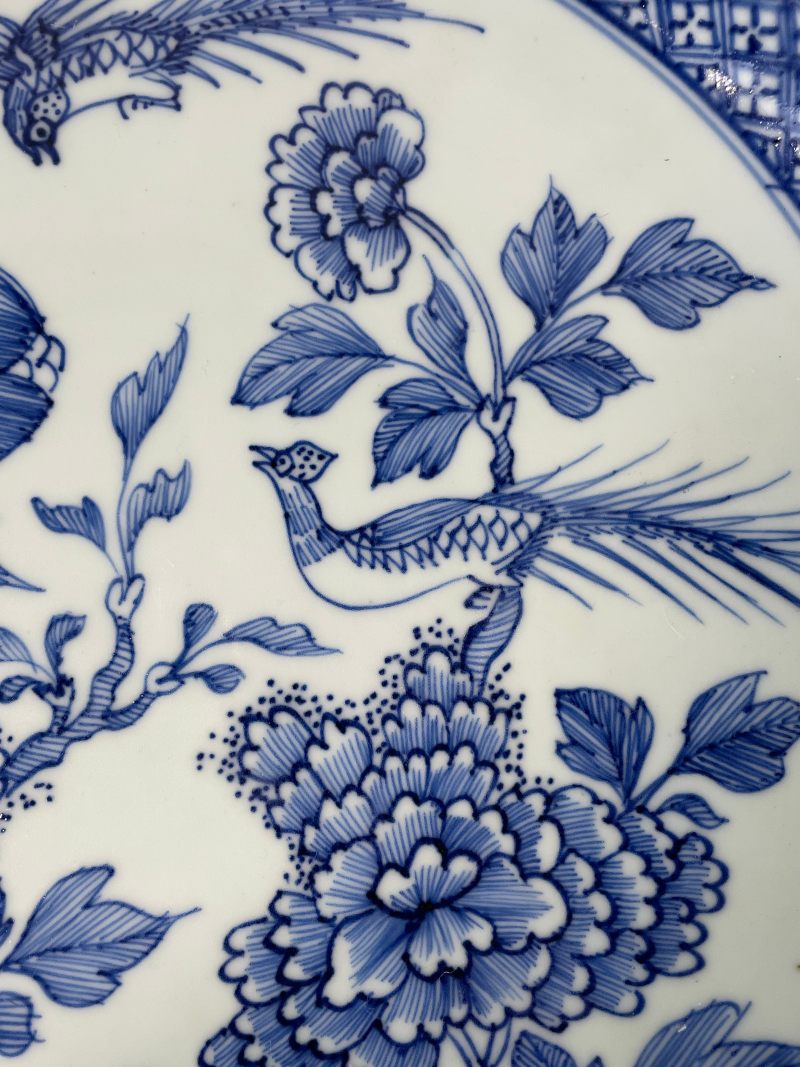 清乾隆  青花花卉纹大盘 - 图8