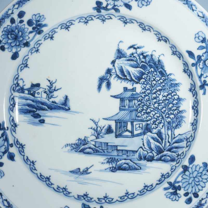 清乾隆青花山水风景盘 - 图2