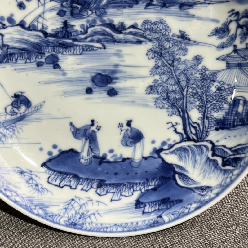 清康熙青花披麻山水人物盘 - 图5