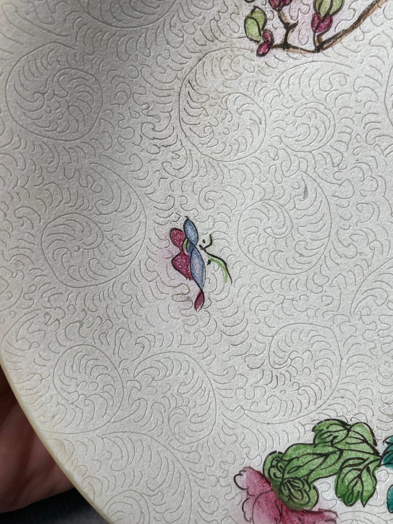 清乾隆 粉彩白轧道盘 - 图6