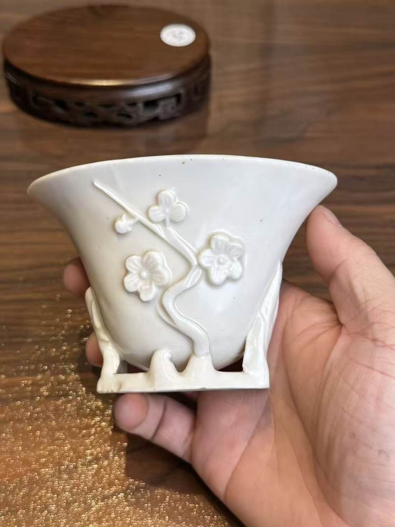 清早期 梅花玉兰纹杯 - 图3