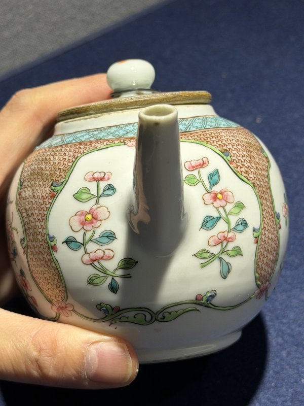 清雍正 粉彩锦地开光提篮花纹执壶 - 图9