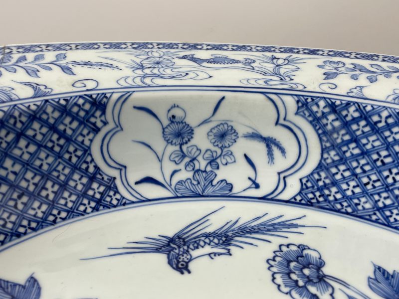 清乾隆  青花花卉纹大盘 - 图10