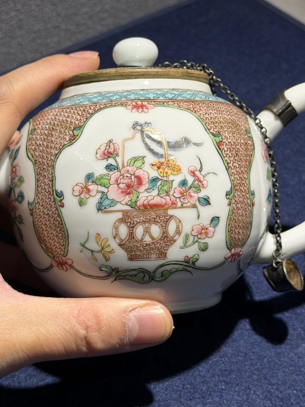 清雍正 粉彩锦地开光提篮花纹执壶 - 图10