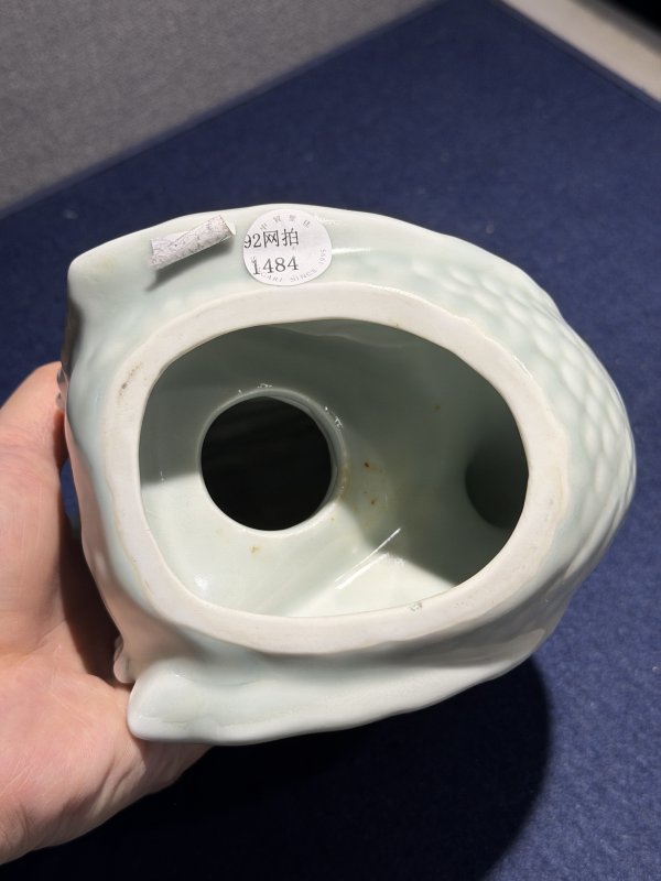 现代 粉青釉鸡形熏 - 图12