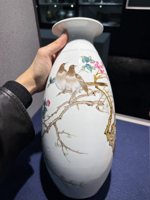 1956年 粉彩花鸟纹撇口瓶 - 图4