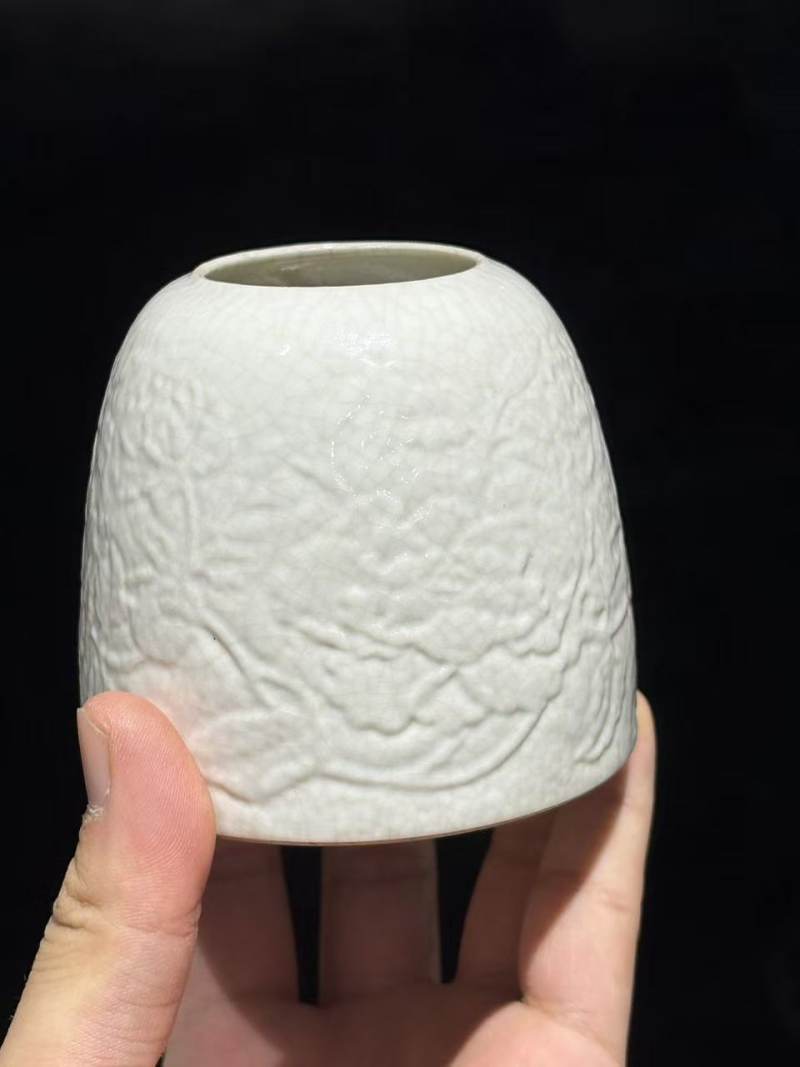 清早期 仿定釉牵牛花纹马蹄水盂（带木座） - 图7