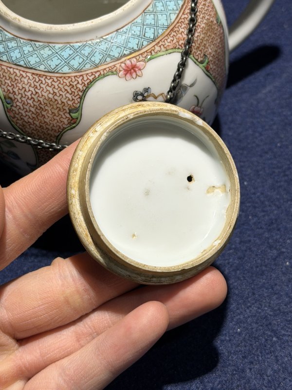清雍正 粉彩锦地开光提篮花纹执壶 - 图11