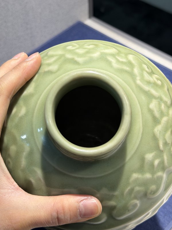 明 处州龙泉牡丹纹梅瓶 - 图6