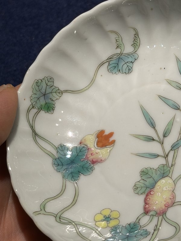 清光绪 粉彩过枝癞瓜纹盖碗（一对） - 图65