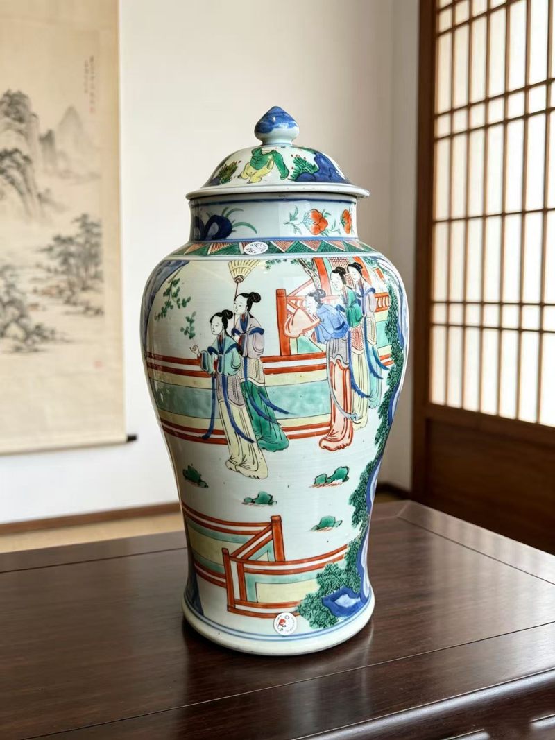 清晚期 五彩庭院仕女游园将军罐