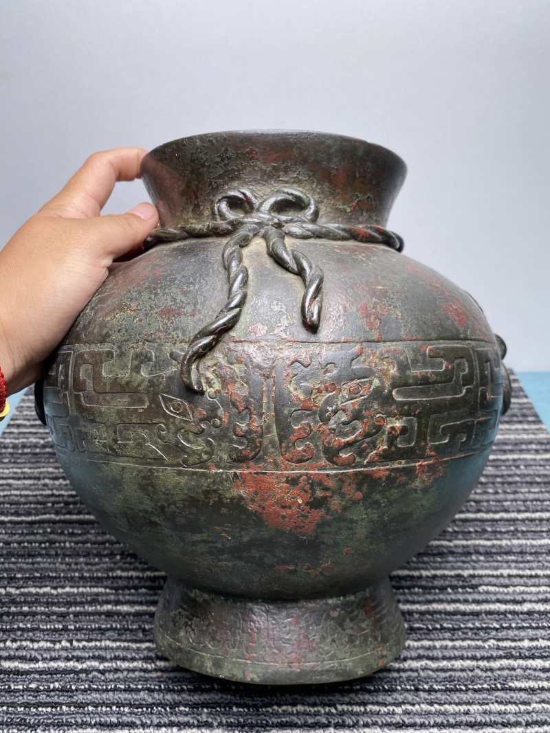 明 铜龙纹辅首衔环耳尊 - 图8