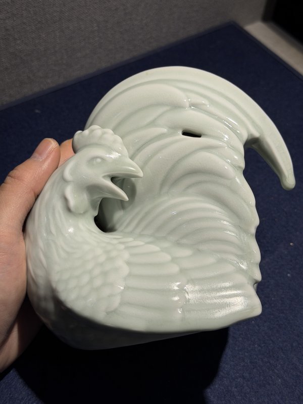 现代 粉青釉鸡形熏 - 图7