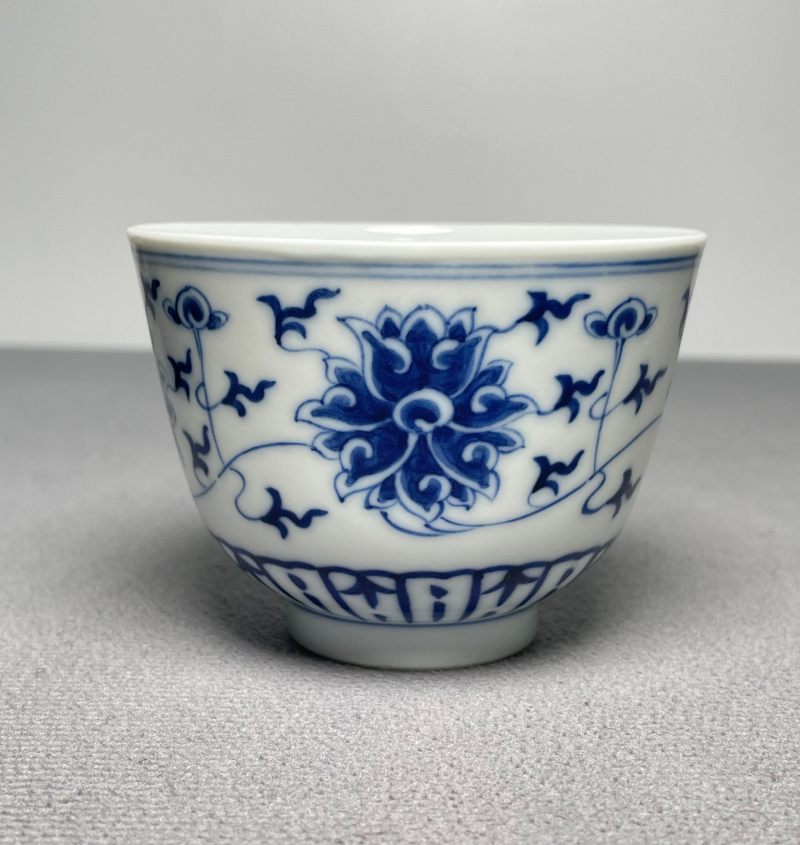 清光绪 青花缠枝莲纹茶杯 - 图2