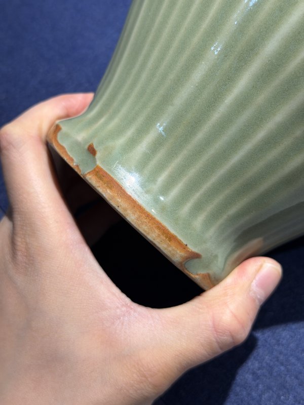 明 处州龙泉牡丹纹梅瓶 - 图8