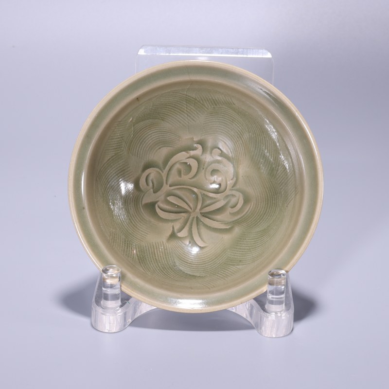 明代 青釉落花流水折沿盏