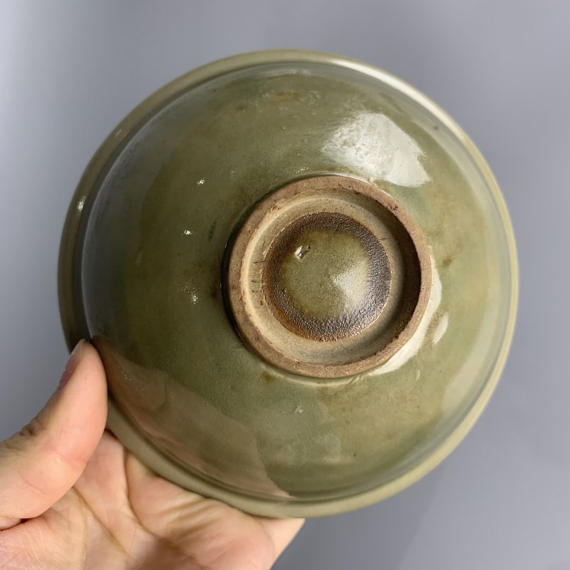 明代 青釉落花流水折沿盏 - 图9