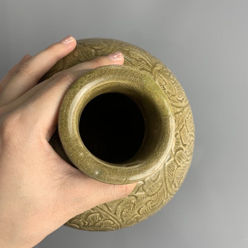 明代 青黄釉刻鸾凤和鸣梅瓶 - 图6