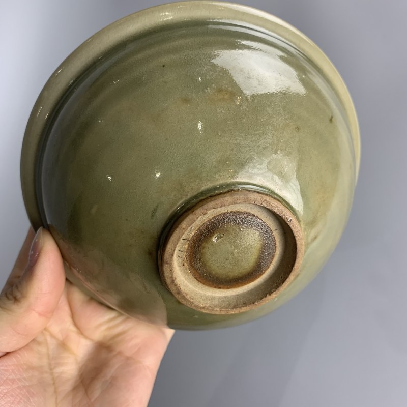 明代 青釉落花流水折沿盏 - 图11