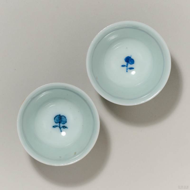 清 青花双骏图杯（一对） - 图4