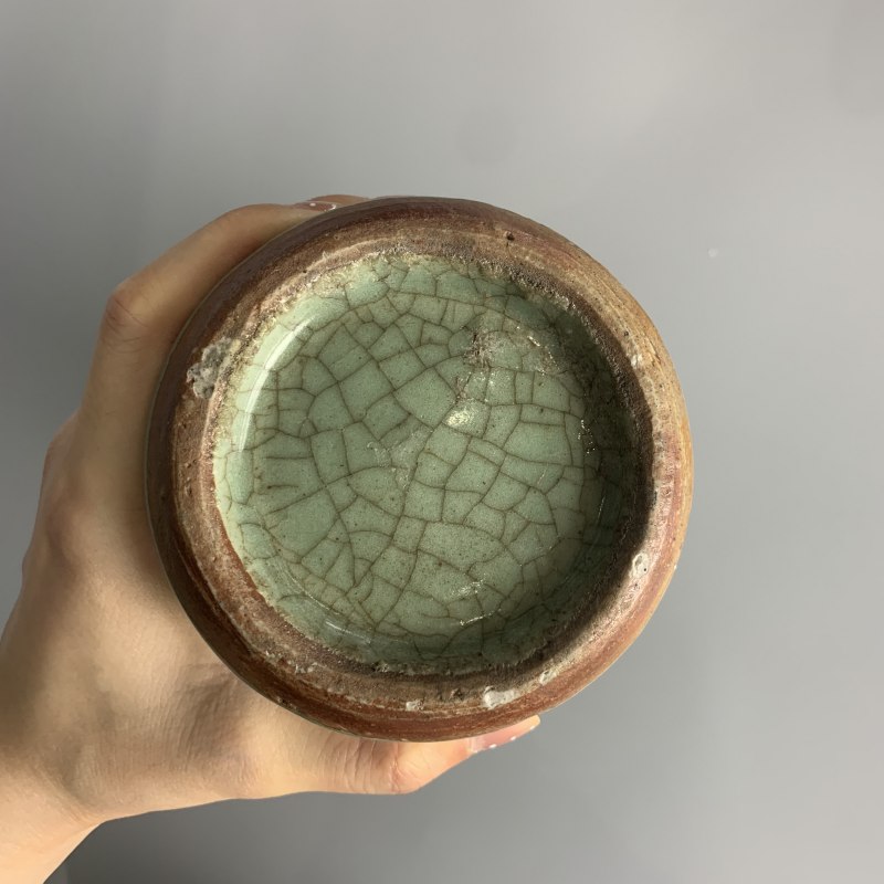 明代 龙泉窑青釉浮雕折枝花卉纹筒瓶 - 图12